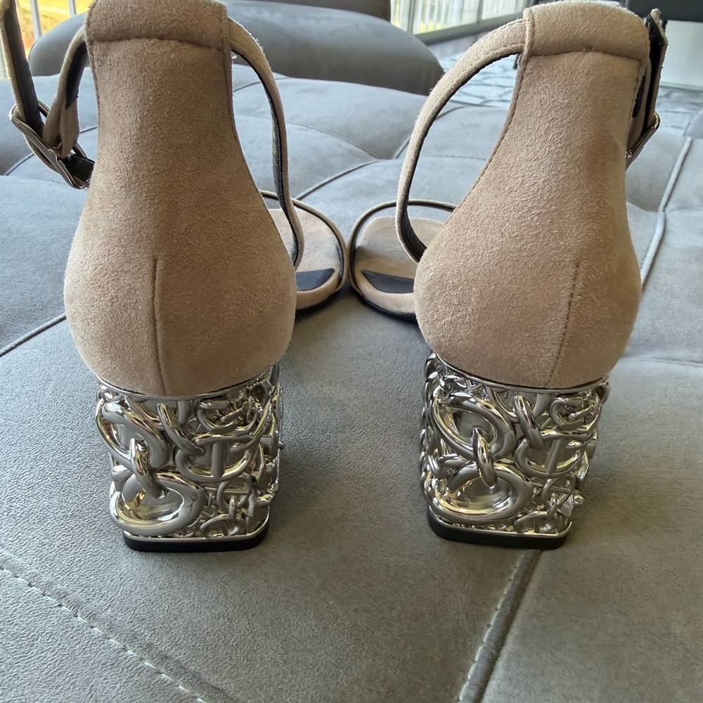 HERMES Creme Color Block Heel Sandals, new and never used - Picture 4 of 12